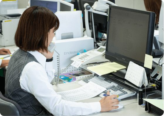 事務員お問い合わせ対応の写真
